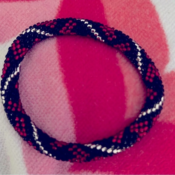 Sashka Co. Praise Beaded Bracelet (1 Bracelet) - Picture 2 of 11